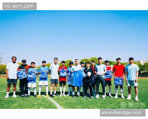 足球明星与小孩的奇妙互动特效展现精彩瞬间